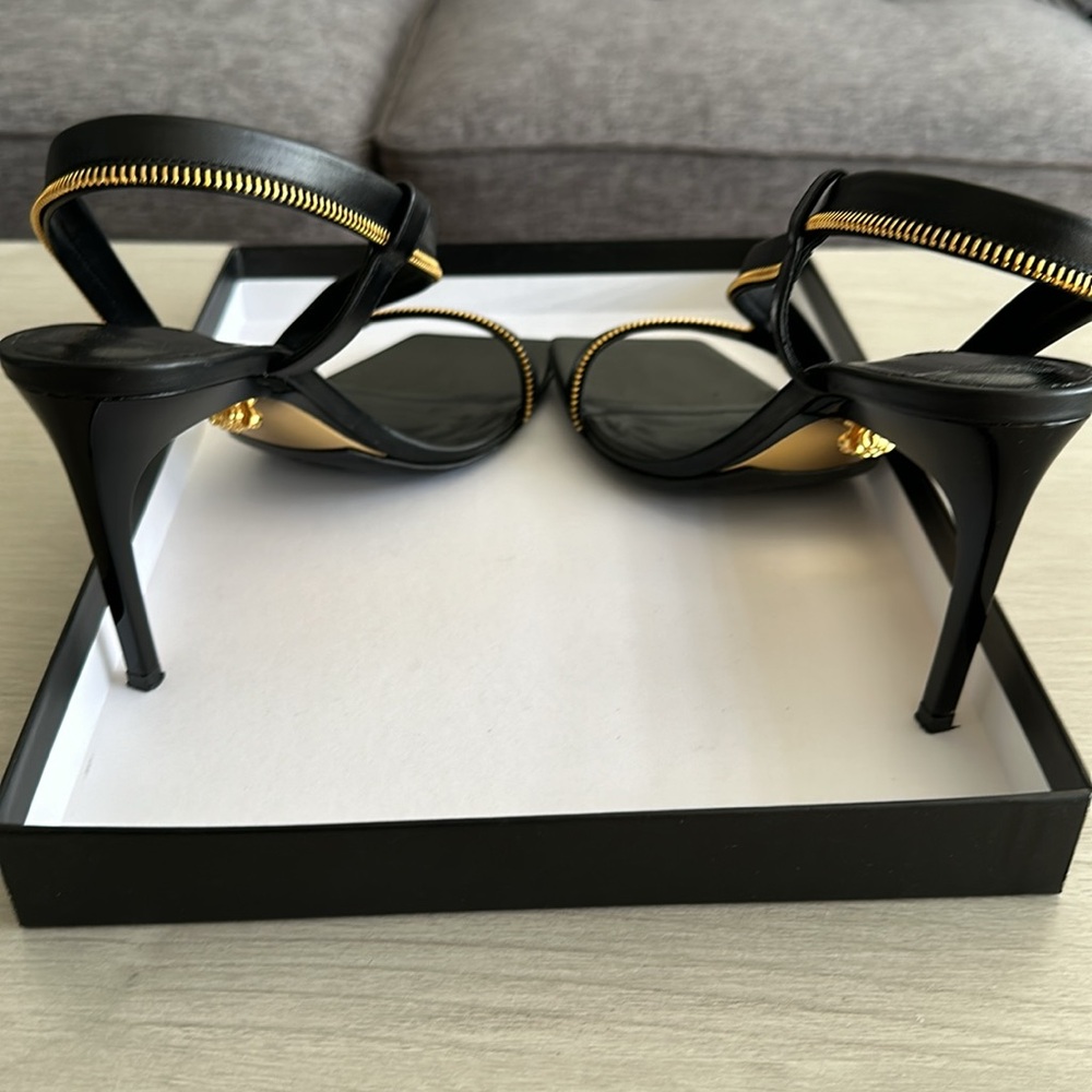 Authentic Versace heals - Picture 11 of 11
